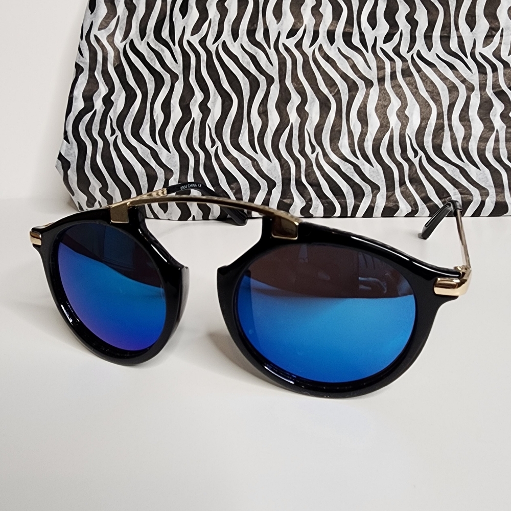 Blue Mirrored Lens Sunglasses